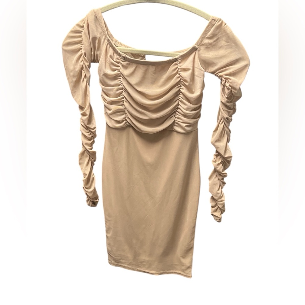 PrettyLittleThing Beige Ruched Long Sleeve Dress